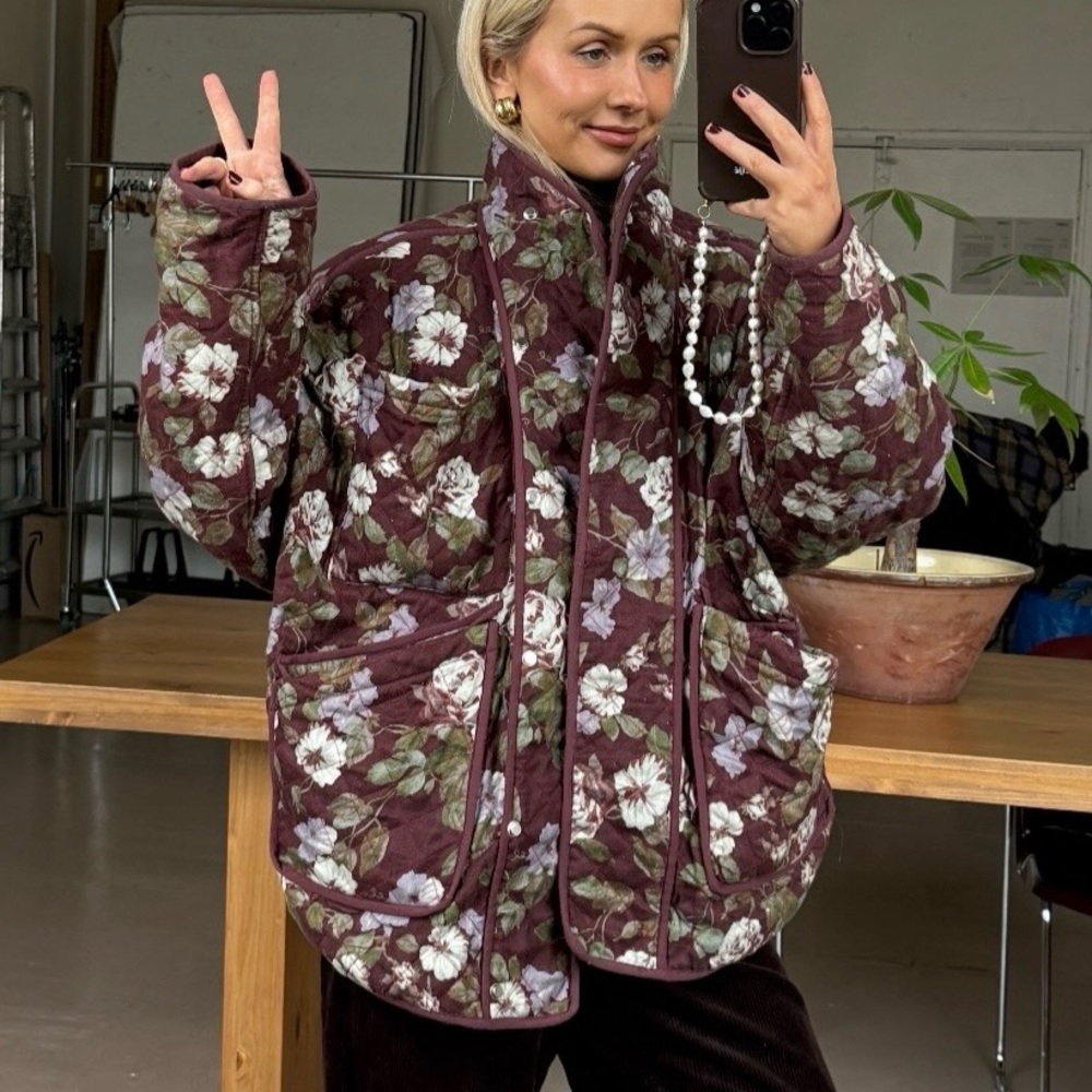 ISO NFS - FUCHSIA SHAW - Arden Floral Quilted Jacket